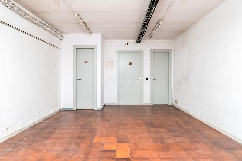 Foto f25626ac-9cf9-4f52-be20-20120bc9cccd. Local commercial dans Creu de Barberà Sabadell