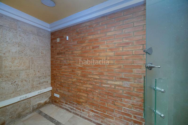 Foto bc5d0ce9-e9cb-4b94-bc01-ed0f953140a0. Local comercial solvia inmobiliaria locales en Playa Levante Benidorm