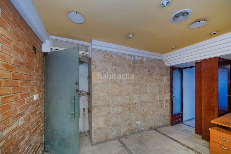 Foto f7e831bd-f823-49e2-9647-a91358ca3546. Local comercial solvia inmobiliaria locales en Playa Levante Benidorm