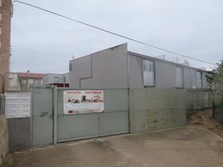 Casa aparellada  Av constitución. Solvia inmobiliaria  chalet adosado terrer