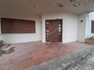 Xalet  Tossa d'alp (c. aragall). Solvia inmobiliaria  chalet independiente corbera de llobregat
