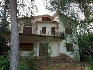 Xalet  Tossa d'alp (c. aragall). Solvia inmobiliaria  chalet independiente corbera de llobregat