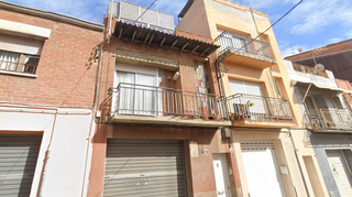 Casa aparellada  Paris. Solvia inmobiliaria  chalet adosado sabadell