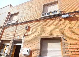 Casa aparellada  Castillo. Solvia inmobiliaria  chalet adosado yecla