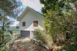 Chalet  C/ bellavista. Solvia inmobiliaria  chalet independiente pallejà