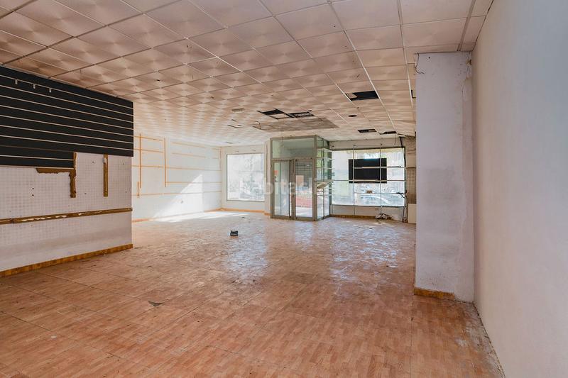 Foto 06bfc9c8-8677-4772-b12c-31d3d7d89685. Alquiler local comercial solvia inmobiliaria locales en Roquetas de Mar