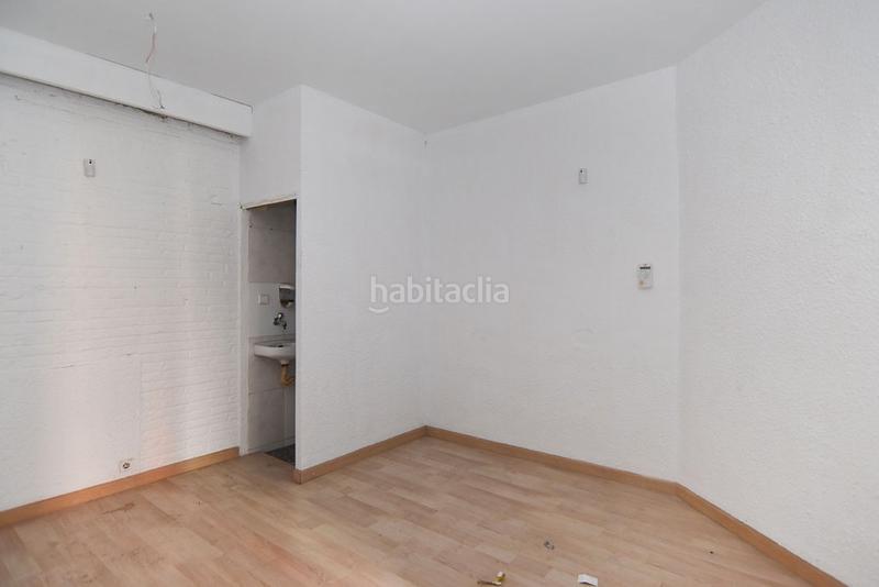 Foto 396bf359-61bb-4aa6-aace-5f763851b333. Local comercial a Baix Guinardó Barcelona