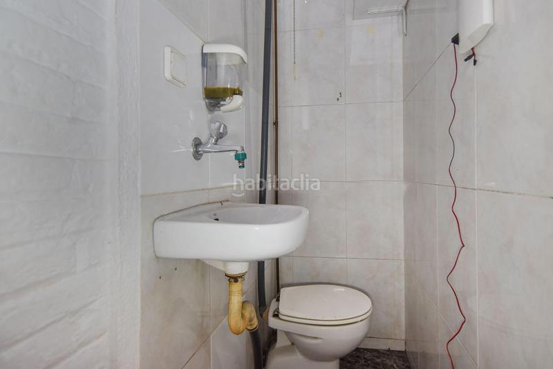 Foto 8cda7182-bdf0-443b-a0af-7ef9bbe56a3a. Local comercial a Baix Guinardó Barcelona