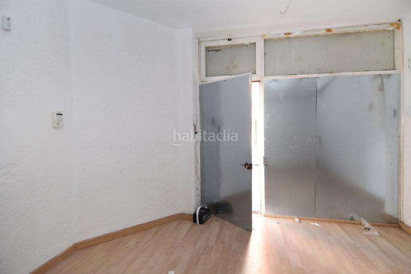 Foto 984c0b58-4aae-4d15-a13f-f45daaaaa977. Local comercial a Baix Guinardó Barcelona