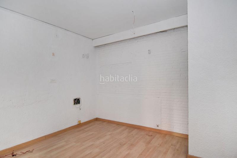 Foto 9a09156b-9a11-4b61-8d23-0bac816e6ebc. Local comercial a Baix Guinardó Barcelona