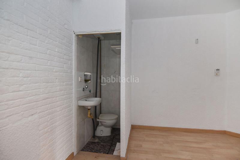 Foto 9ffbffe8-ebe5-47c9-9477-f77b2e675cfc. Local comercial a Baix Guinardó Barcelona