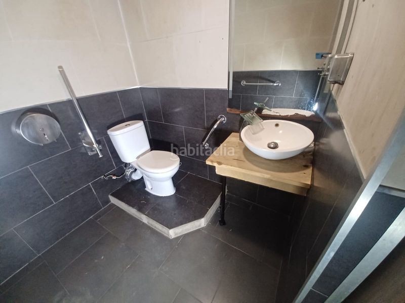 Foto d2be6720-96f2-4259-8a2a-622006df0cd1. Local comercial a Centre Cornellà de Llobregat