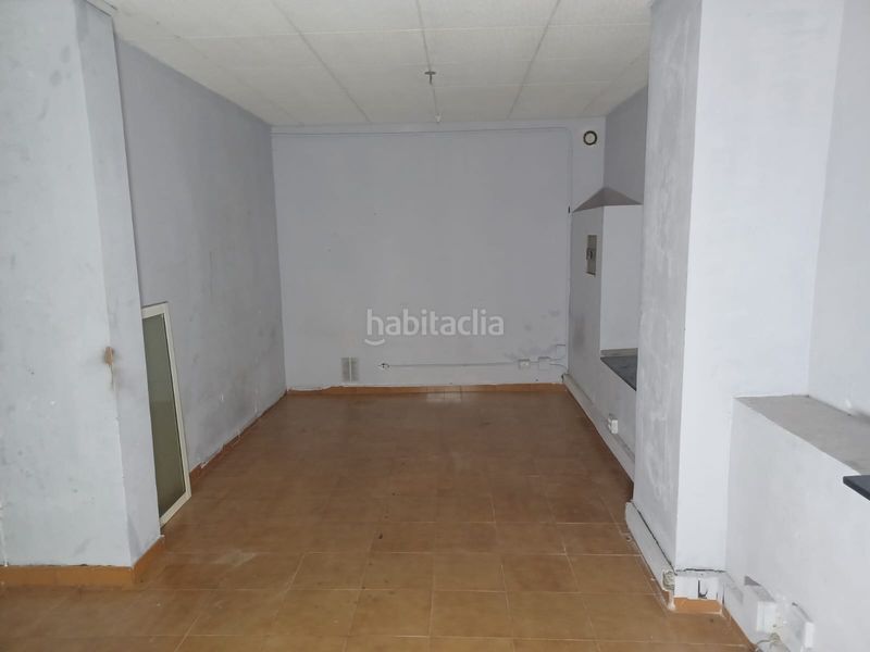 Foto e9e5a333-76ef-4856-bb79-1de51d6ddcd1. Local comercial a Centre Cornellà de Llobregat