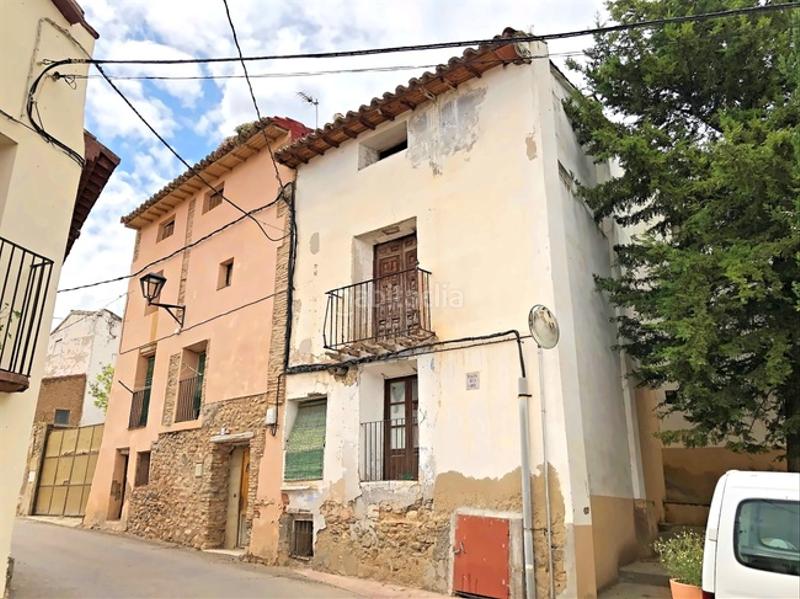 Foto 8ca0a16a-ea88-4e47-b6a1-5d7a7269a8b2. Casa aparellada a Torrellas