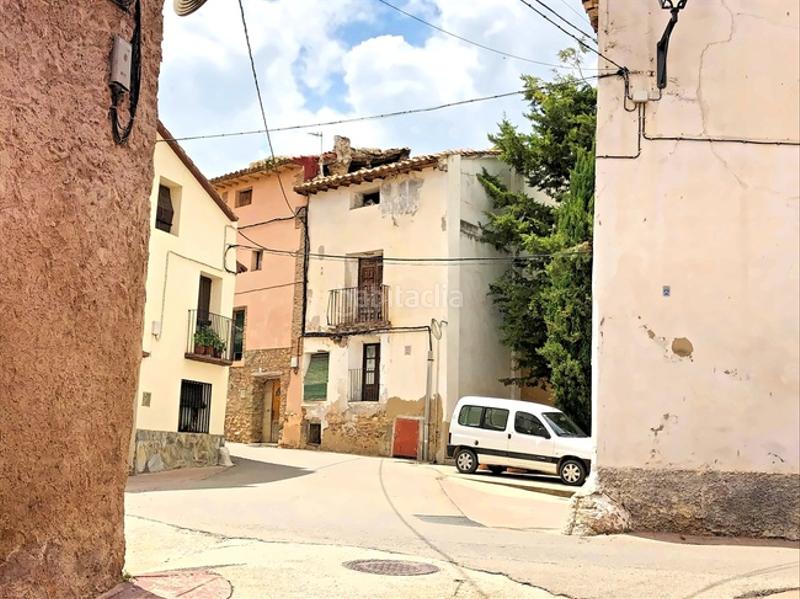 Foto 8f6715f3-fc65-45fd-8807-45ca64cee379. Casa aparellada a Torrellas