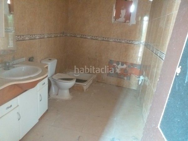 Foto 0494552d-5ce8-4ed2-a74b-69ecf72310c2. Casa aparellada a Lumpiaque