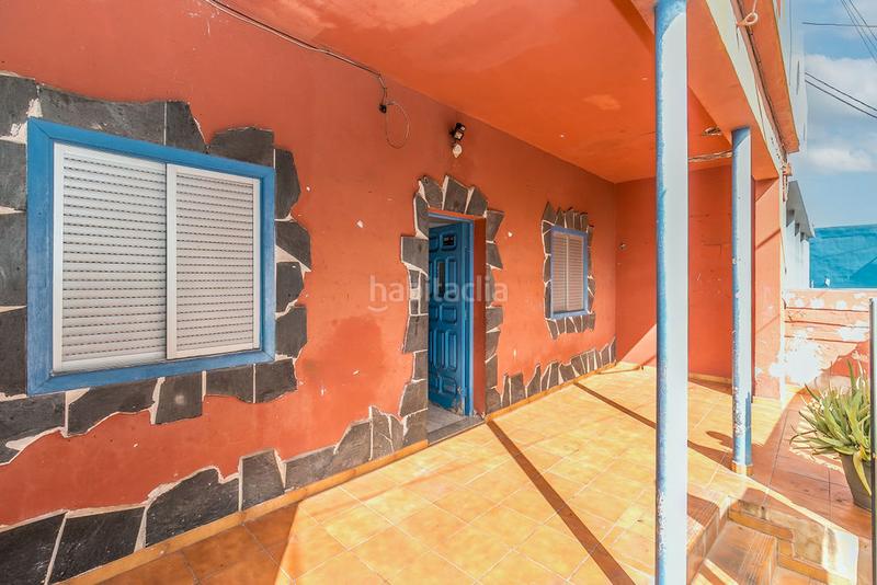 Foto b56104d8-0db3-4391-8483-2ab987ea46c8. Towny house in Llano del Moro Santa Cruz de Tenerife