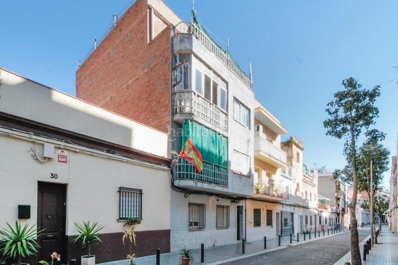 Foto 1fe1b0c5-1573-4ed4-870b-dd20c3fb7f38. Pis a Lloreda Badalona