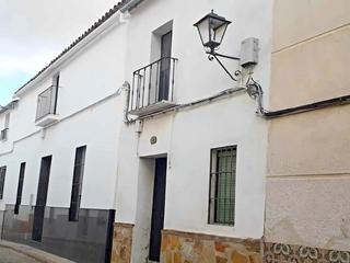 Maison jumelée  Pozuelos. Solvia inmobiliaria  chalet adosado fuente obejuna