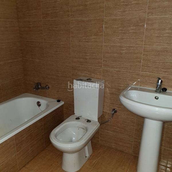 Foto 4c6c114d-eb35-4b15-a7df-aeae46673ad1. Piso solvia inmobiliaria piso en Carretera de Roses-Fossos Figueres