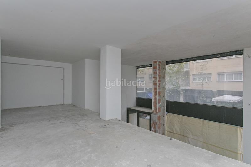 Foto f4a17d45-6203-41e2-9f9a-aa8c535c7714. Local comercial a Creu Alta Sabadell