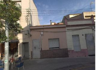 Casa aparellada  C/ doctor balari. Solvia inmobiliaria  chalet adosado sabadell