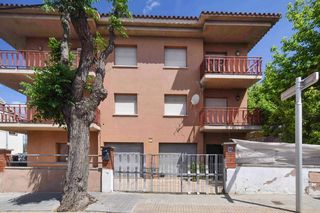 Pis  C/ alfons xiii. Solvia inmobiliaria  piso parets del vallès