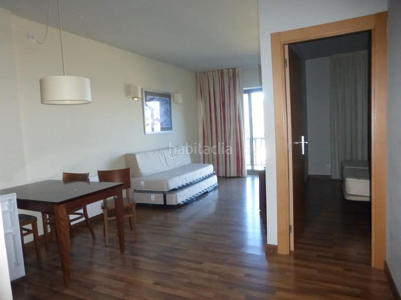 Foto ac200be2-6a75-416e-b754-4e9aee0af383. Apartament amb aparcament a Molina (La)