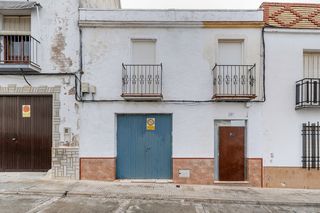 Chalet  C/ valverde. Solvia inmobiliaria  casa bujalance