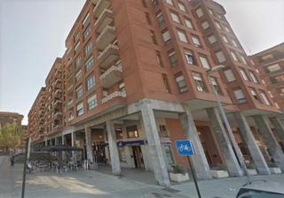 Local commercial  C/ lehendakari aguirre. Solvia inmobiliaria  locales galdakao