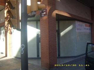 Local Comercial  C/ alcalde porqueras. Solvia inmobiliaria  locales lleida