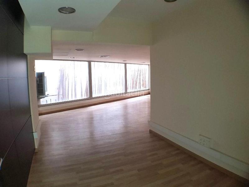 Foto 2ee57bb5-2c5e-42ce-941c-e96eaadd57bb. Local comercial solvia inmobiliaria locales en Centre - Passeig i Rodalies Manresa