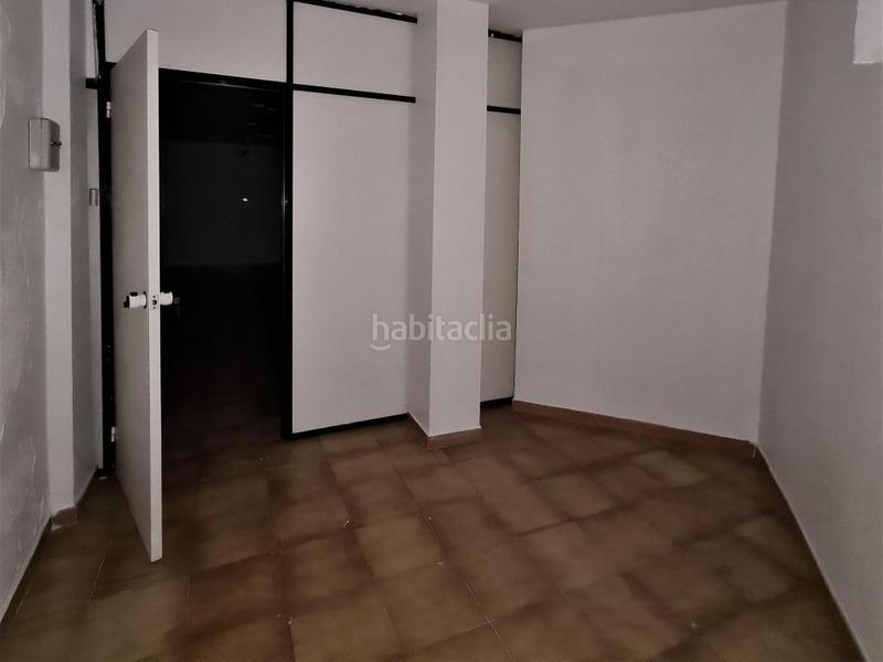 Foto 4afa7b2a-182e-4d94-b35b-128d8bda2bec. Local comercial a Riu Nord Santa Coloma de Gramenet