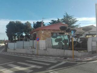 Casa aparellada  C/ joan miro. Solvia inmobiliaria  chalet adosado creixell