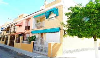 Maison jumelée  Galicia. Solvia inmobiliaria  chalet adosado utrera