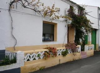 Casa aparellada  C/ los jardines. Solvia inmobiliaria  chalet adosado santiago de alcántara