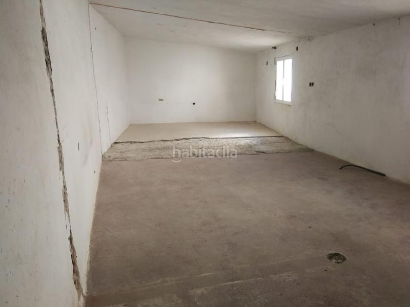 Foto 31bfe1f8-df1c-4b8f-b9d0-b567c89d82f9. Edifici a Alozaina