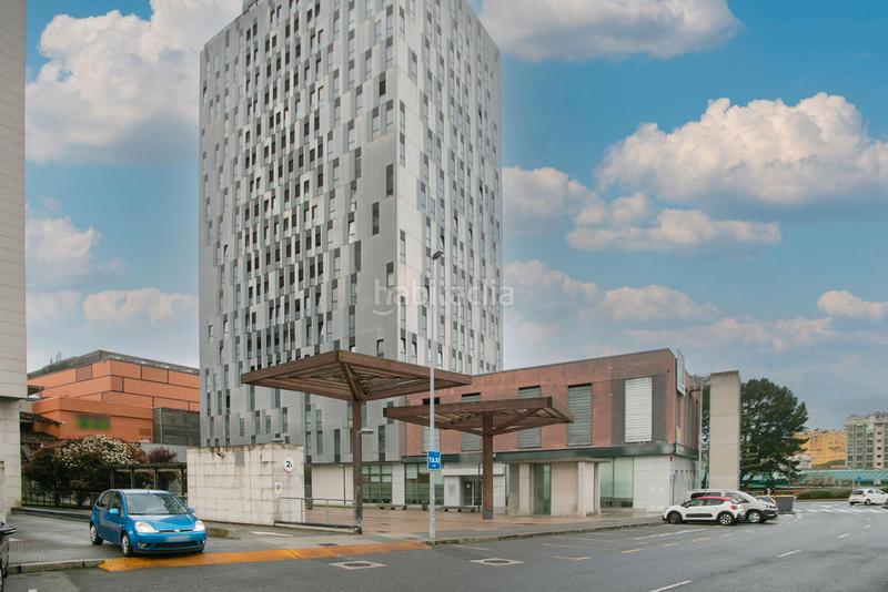 Foto 8f17ab8b-c5b0-4e58-93c3-cc75fc343d9a. Local comercial a Someso - Matogrande Coruña (A)