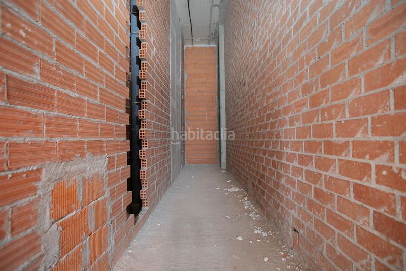 Foto a3bcf320-c501-4a59-a936-bf970e880c17. Local comercial a Someso - Matogrande Coruña (A)