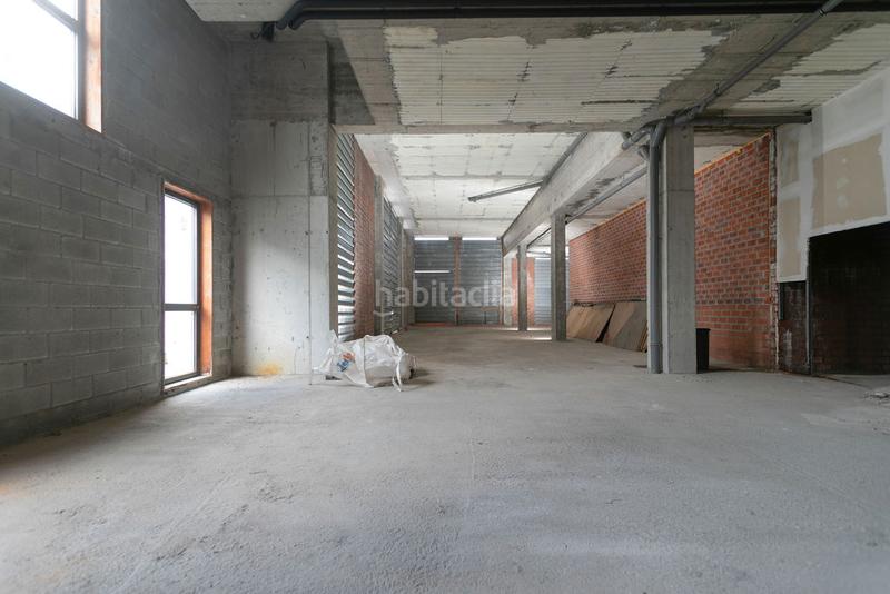 Foto de3d23a7-528d-4f40-8157-f686ddd36a5b. Local comercial a Someso - Matogrande Coruña (A)