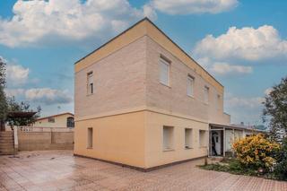 Casa aparellada  C/ pal. Solvia inmobiliaria  chalet adosado cambrils