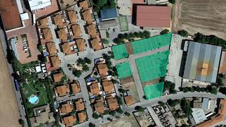 Finca rústica  C/ turina. Solvia inmobiliaria  suelo urbano dosbarrios