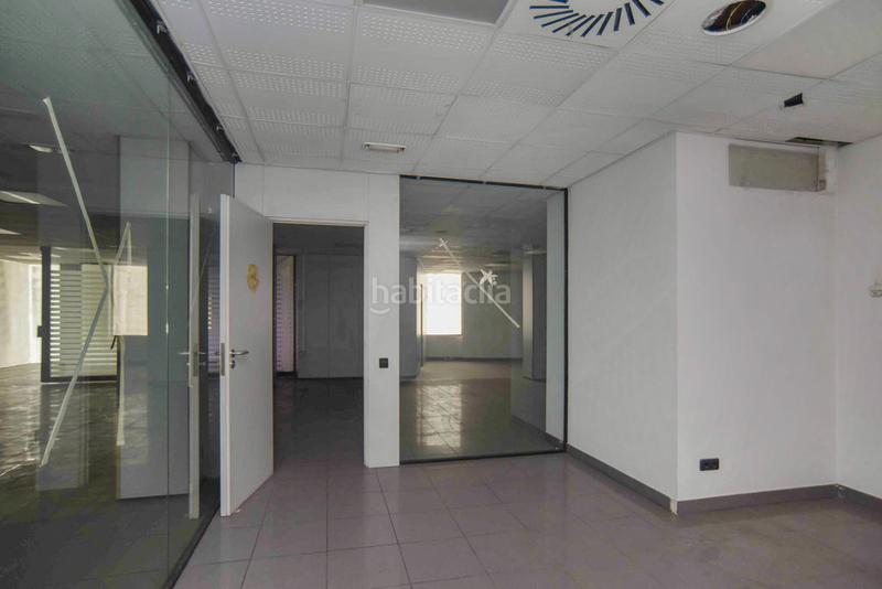 Foto 12686f02-b4af-45c2-be12-c7c3e9e0f2fb. Local commercial dans Manlleu