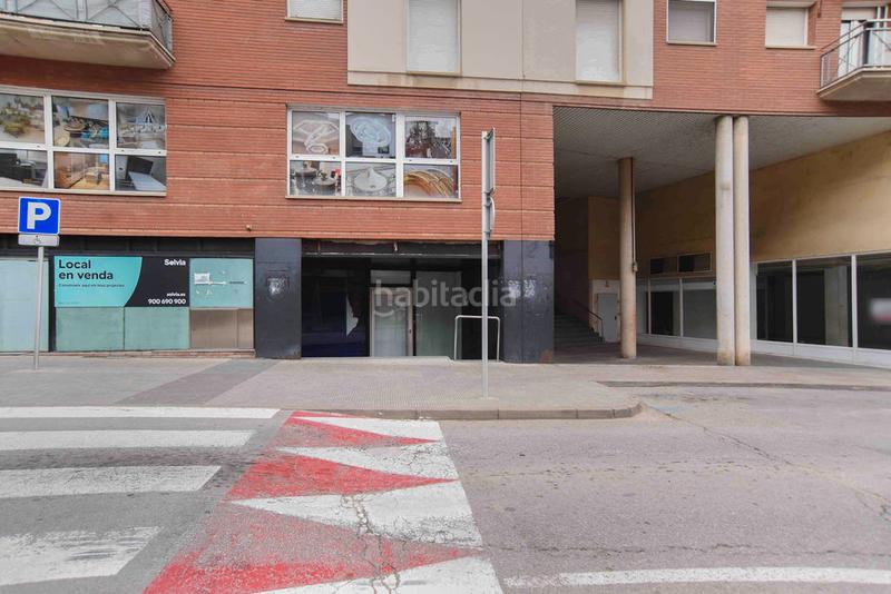 Foto fc55af9f-800e-4356-9bc8-86d3dd5c3d48. Local commercial dans Manlleu