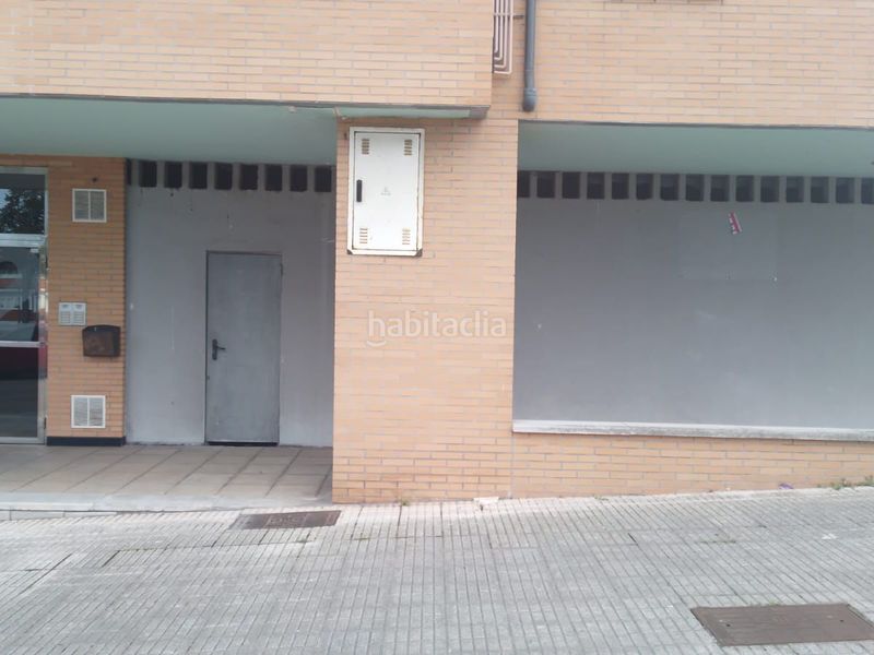 Foto caed3281-0212-4902-9674-b3dc78f791c9. Local comercial a Roces Gijón