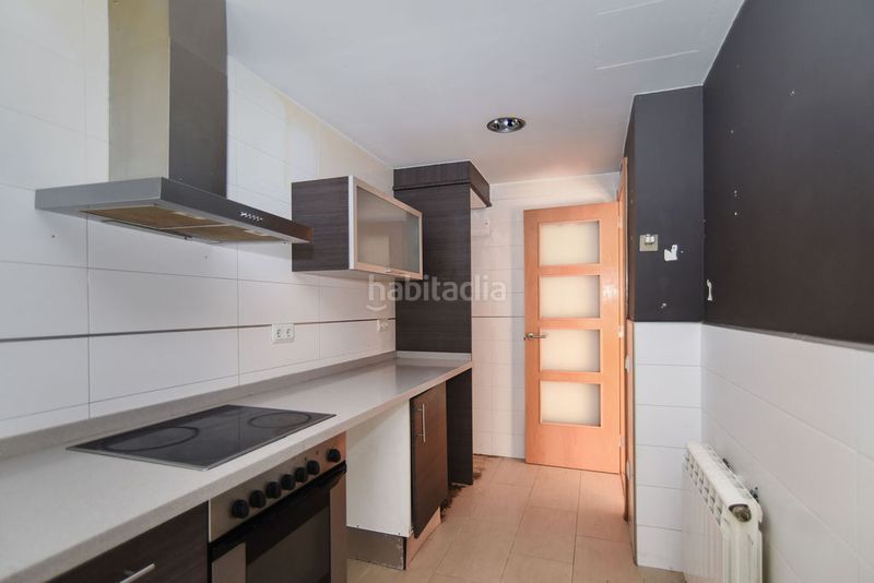 Foto f4d4b5dc-e651-4794-b294-dadc12b71fe1. Pis amb aparcament a Polinyà
