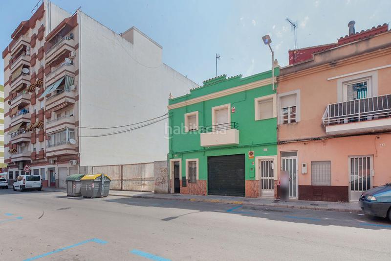 Foto 2be18d29-2968-49fc-8335-73360593b6e9. Chalet in Plaza Elíptica - República Argentina Gandia