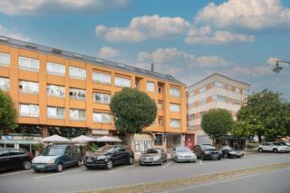 Local commercial  Av santa cristina. Solvia inmobiliaria  locales oleiros