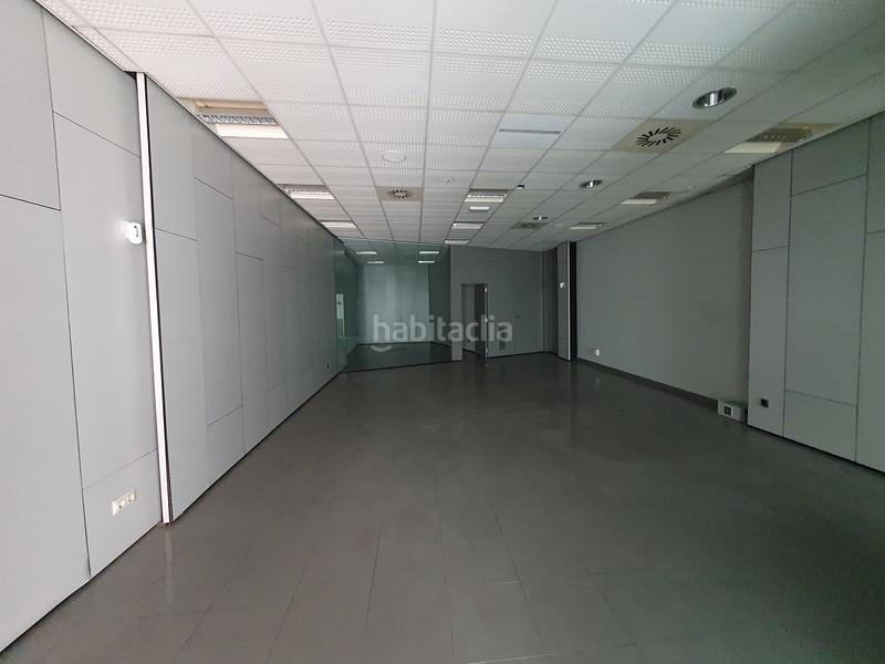 Foto f30d30c6-1167-4e75-a932-3a8c76291376. Lloguer local comercial a Centro Avilés