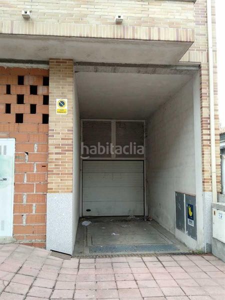 Foto a4f46af6-17d5-4310-a307-45965f628381. Aparcament cotxe a Yuncos
